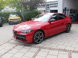 Rot Gebraucht 2023 Alfa Romeo Giulia Competizione Limousine | 36.900 € (Fairer Preis)