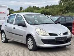 Grau Gebraucht 2007 Renault Clio II Authentique Kleinwagen | 2.990 € (Teuer)
