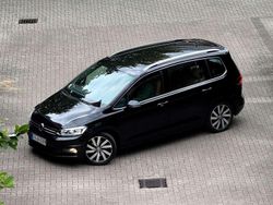 Schwarz Gebraucht 2017 VW Touran Van / Kleinbus | 18.800 € (Fairer Preis)