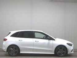 Weiss Gebraucht 2020 Mercedes B200 AMG line Van / Kleinbus | 19.480 € (Fairer Preis)