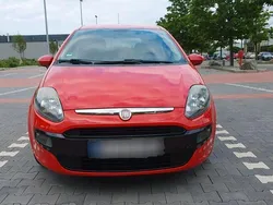 Rot Gebraucht 2011 Fiat Punto Kleinwagen | 3.999 €