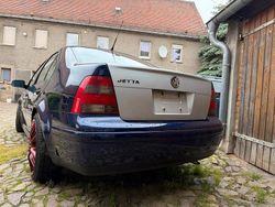 Blau Gebraucht 1999 VW Bora Limousine | 2.900 €