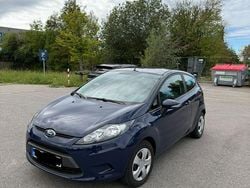 Blau Gebraucht 2010 Ford Fiesta Kleinwagen | 3.599 € (Fairer Preis)