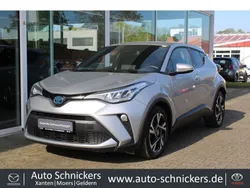 Shimmering silver metallic Gebraucht 2022 Toyota C-HR Team SUV | 24.990 € (Fairer Preis)