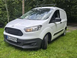 Weiß Gebraucht 2016 Ford Transit Basis Van | 5.950 € (Teuer)