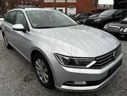 Reflexsilber metallic Gebraucht 2016 VW Passat Trendline Kombi | 8.900 € (Etwas zu teuer)