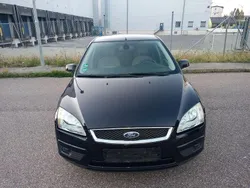 Blau Gebraucht 2006 Ford Focus Ghia Limousine | 1.700 € (Guter Preis)