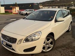 Weiß Gebraucht 2011 Volvo V60 Kombi | 6.499 € (Fairer Preis)