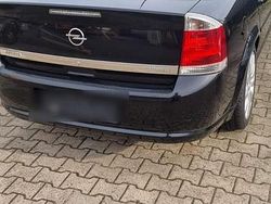 Schwarz Gebraucht 2005 Opel Vectra Limousine | 2.250 €