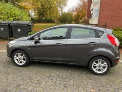 Grau Gebraucht 2017 Ford Fiesta Titanium Kleinwagen | 5.999 € (Guter Preis)