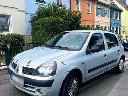 Silber Gebraucht 2002 Renault Clio II Kleinwagen | 1.000 € (Teuer)