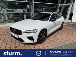 Crystal white pearl / metalli Gebraucht 2024 Volvo V60 Plus Kombi | 45.890 € (Teuer)