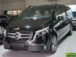 Obsidianschwarz metallic Gebraucht 2022 Mercedes V250 Avantgarde Van / Kleinbus | 45.087 € (Teuer)