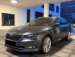 Grau Gebraucht 2017 Skoda Superb Kombi | 17.800 € (Fairer Preis)