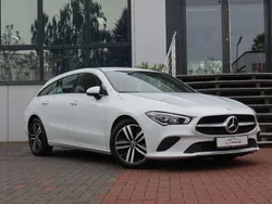 Weiß Gebraucht 2022 Mercedes CLA200 Shooting Brake Kombi | 23.900 € (Guter Preis)