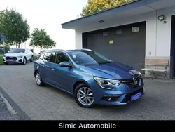 Blau Gebraucht 2017 Renault Mégane IV Intens Limousine | 9.550 € (Fairer Preis)