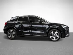 Mythosschwarz metallic Gebraucht 2024 Audi Q2 S-Line SUV | 42.690 €