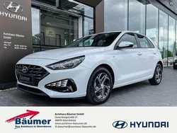 Weiß Gebraucht 2024 Hyundai i30 Select Limousine | 18.980 € (Guter Preis)