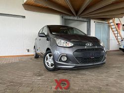 Grau Gebraucht 2015 Hyundai i10 Edition Kleinwagen | 6.900 € (Fairer Preis)
