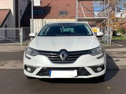 Weiß Gebraucht 2017 Renault Mégane IV Intens Limousine | 12.400 € (Etwas zu teuer)