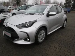 Silber Gebraucht 2020 Toyota Yaris Business Edition Limousine | 17.150 € (Fairer Preis)