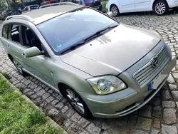 Gold Gebraucht 2004 Toyota Avensis Kombi | 1.550 € (Fairer Preis)
