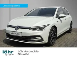 Oryxweiß perlmutteffekt Gebraucht 2022 VW Golf VIII Style Limousine | 21.580 € (Fairer Preis)