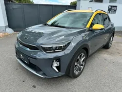 Grau Gebraucht 2021 Kia Stonic SUV | 14.999 €
