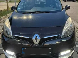 Schwarz Gebraucht 2015 Renault Scénic III LIMITED Van / Kleinbus | 7.599 € (Fairer Preis)