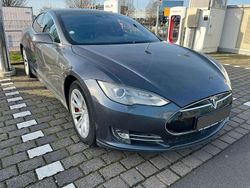 Grau Gebraucht 2015 Tesla Model S Performance Kleinwagen | 15.900 €