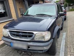Blau Gebraucht 1996 Ford Explorer SUV | 1.800 €