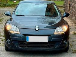 Grau Gebraucht 2009 Renault Mégane III Dynamique Limousine | 3.200 €
