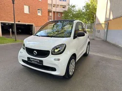 Weiß Gebraucht 2017 Smart ForTwo Coupé Kleinwagen | 7.700 € (Fairer Preis)
