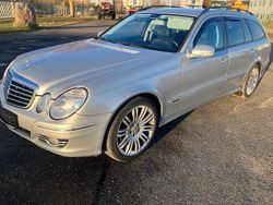 Silber Gebraucht 2006 Mercedes E280 Kombi | 1.990 €