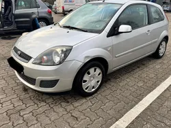 Silber Gebraucht 2007 Ford Fiesta Kleinwagen | 800 €