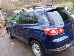 Blau Gebraucht 2010 VW Tiguan SUV | 9.000 € (Teuer)