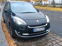 Schwarz Gebraucht 2011 Renault Grand Scénic III Bose Edition Van / Kleinbus | 5.600 € (Fairer Preis)