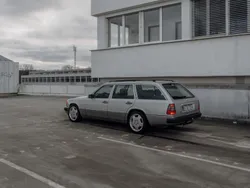 Silber Gebraucht 1992 Mercedes E320 AMG Kombi | 18.750 €