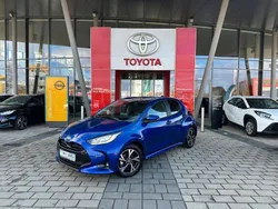 Blau Neu 2025 Toyota Yaris Hybrid Limousine | 28.390 € (Teuer)