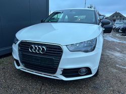 Weiß Gebraucht 2012 Audi A1 Ambition Limousine | 6.990 € (Fairer Preis)