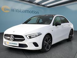Weiß Gebraucht 2021 Mercedes A250 Kleinwagen | 28.749 € (Etwas zu teuer)