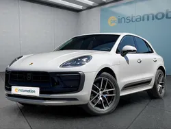 Grau Gebraucht 2022 Porsche Macan SUV | 66.349 € (Teuer)
