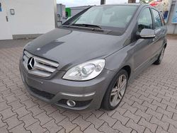 Grau Gebraucht 2010 Mercedes B180 Sport Edition Van / Kleinbus | 5.300 €
