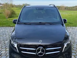 Grau Gebraucht 2023 Mercedes 300 Van / Kleinbus | 64.500 €