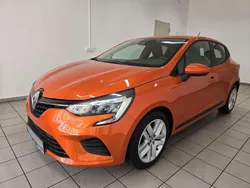 Valencia orange Gebraucht 2022 Renault Clio V Zen Limousine | 11.990 € (Superpreis)