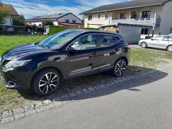 Schwarz Gebraucht 2014 Nissan Qashqai SUV | 10.900 € (Fairer Preis)