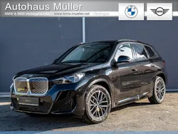 Schwarz Neu 2025 BMW iX1 M Sport SUV | 46.090 € (Guter Preis)