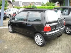 Schwarz Gebraucht 2003 Renault Twingo Dynamique Kleinwagen | 1.690 € (Etwas zu teuer)