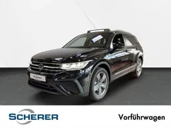 Deep black perleffekt (metallic) Gebraucht 2025 VW Tiguan Allspace Move SUV | 39.980 € (Fairer Preis)