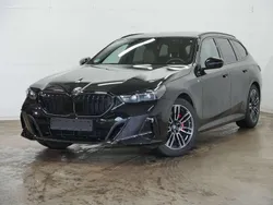 Saphirschwarz Gebraucht 2024 BMW 520 M Sport Kombi | 55.900 € (Superpreis)
